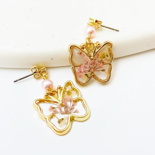 【選べる金具】バタフライプレートピンクパールジルコニアピアス