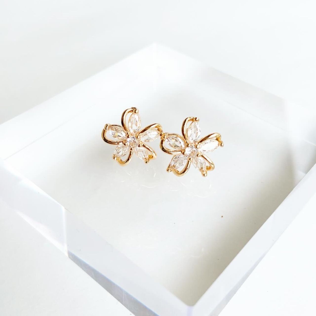 桜ジルコニア×8mmパールピアス A1416