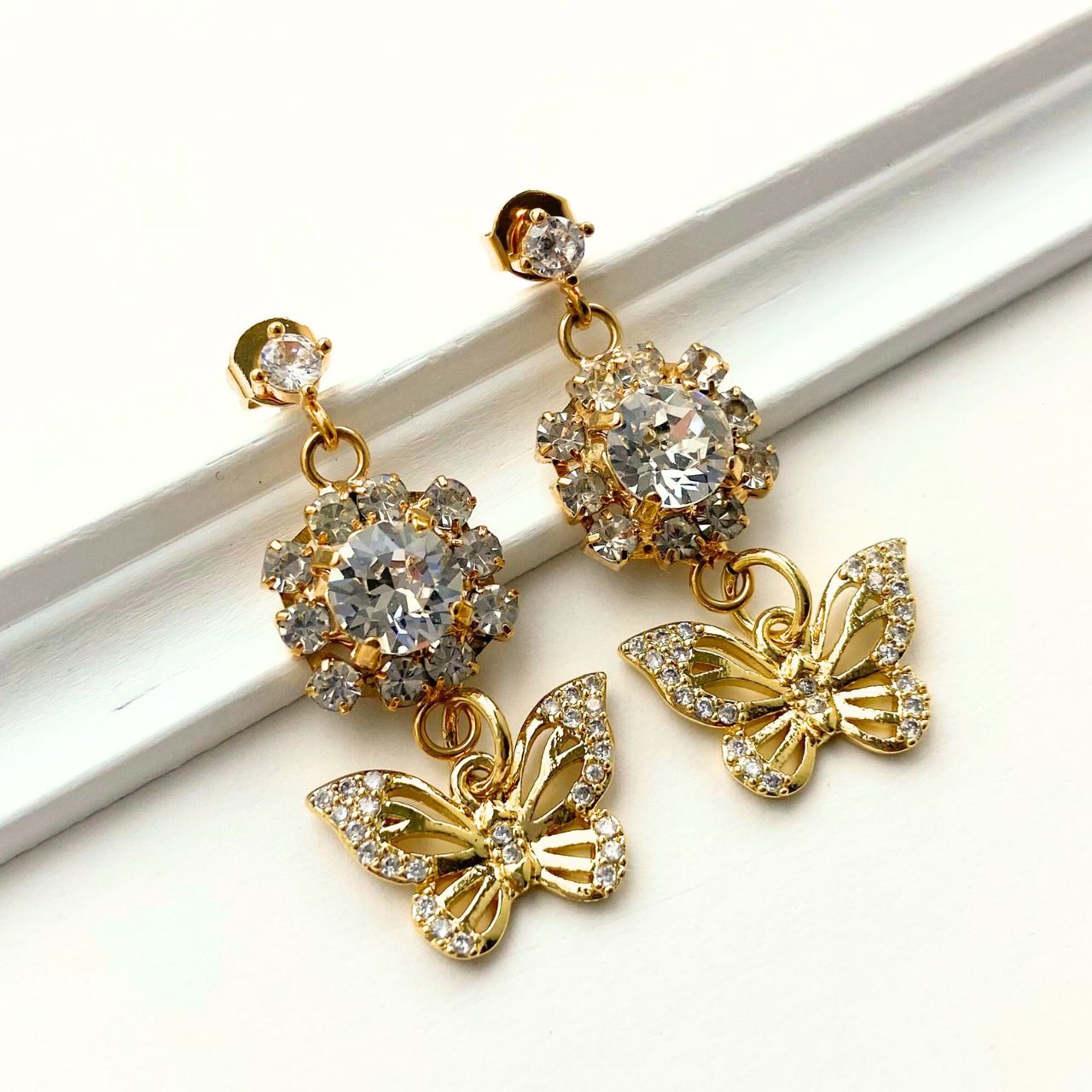 ジルコニアビジューバタフライピアス A26