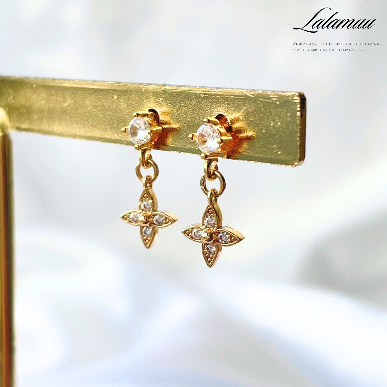 ゴールド フラワーデザイン ピアス ジルコニアフラワーピアス ゴールド A19 – ハンドメイドピアス