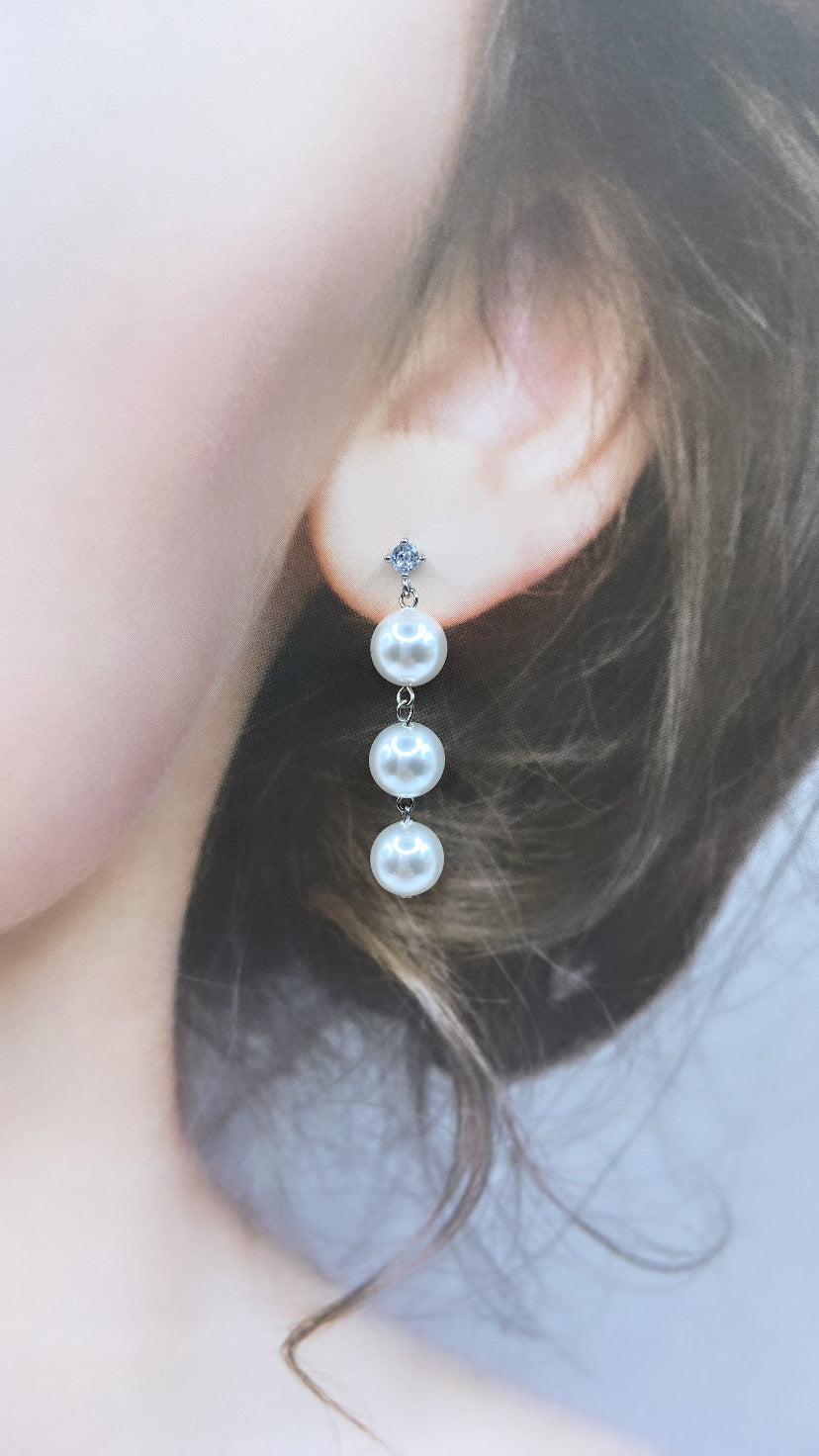 パール輝くジルコニアピアス A2