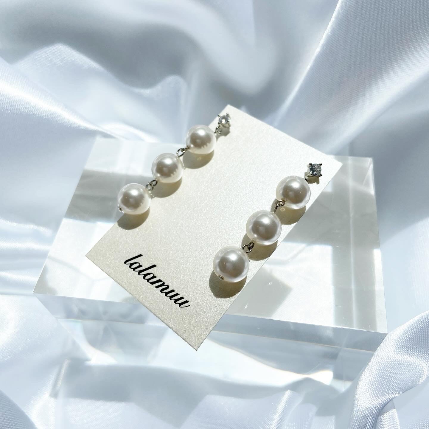 パール輝くジルコニアピアス A2