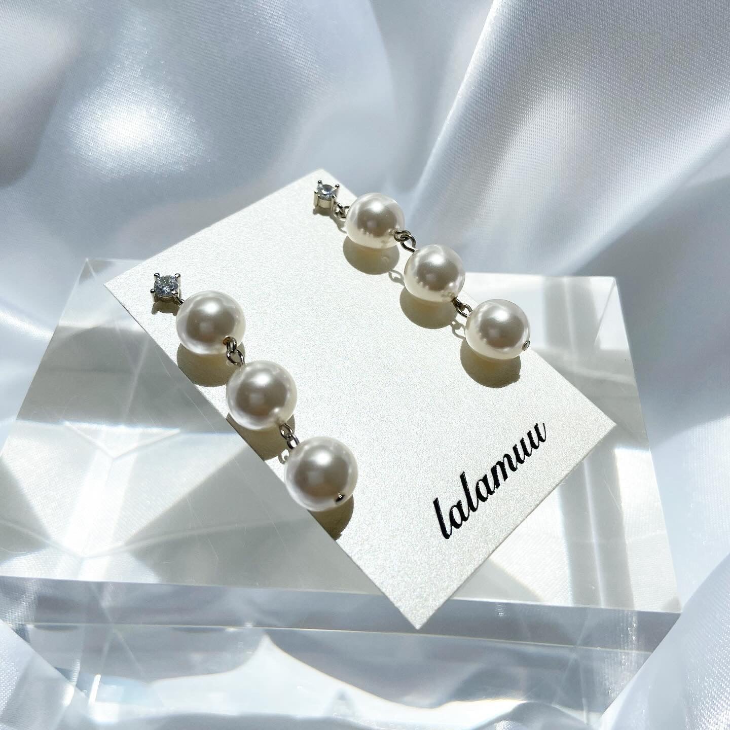 パール輝くジルコニアピアス A2