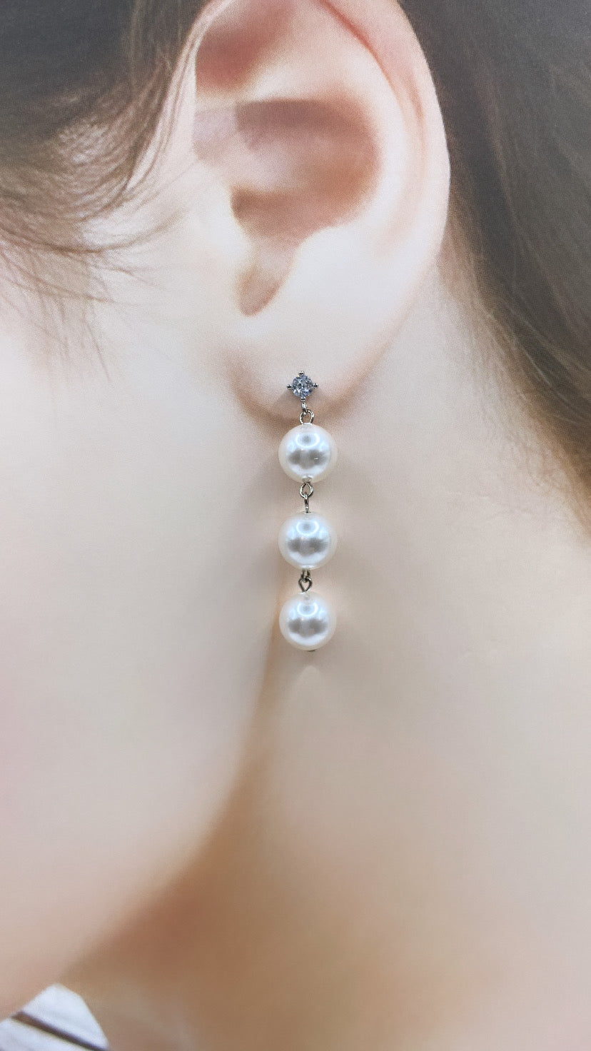 パール輝くジルコニアピアス A2