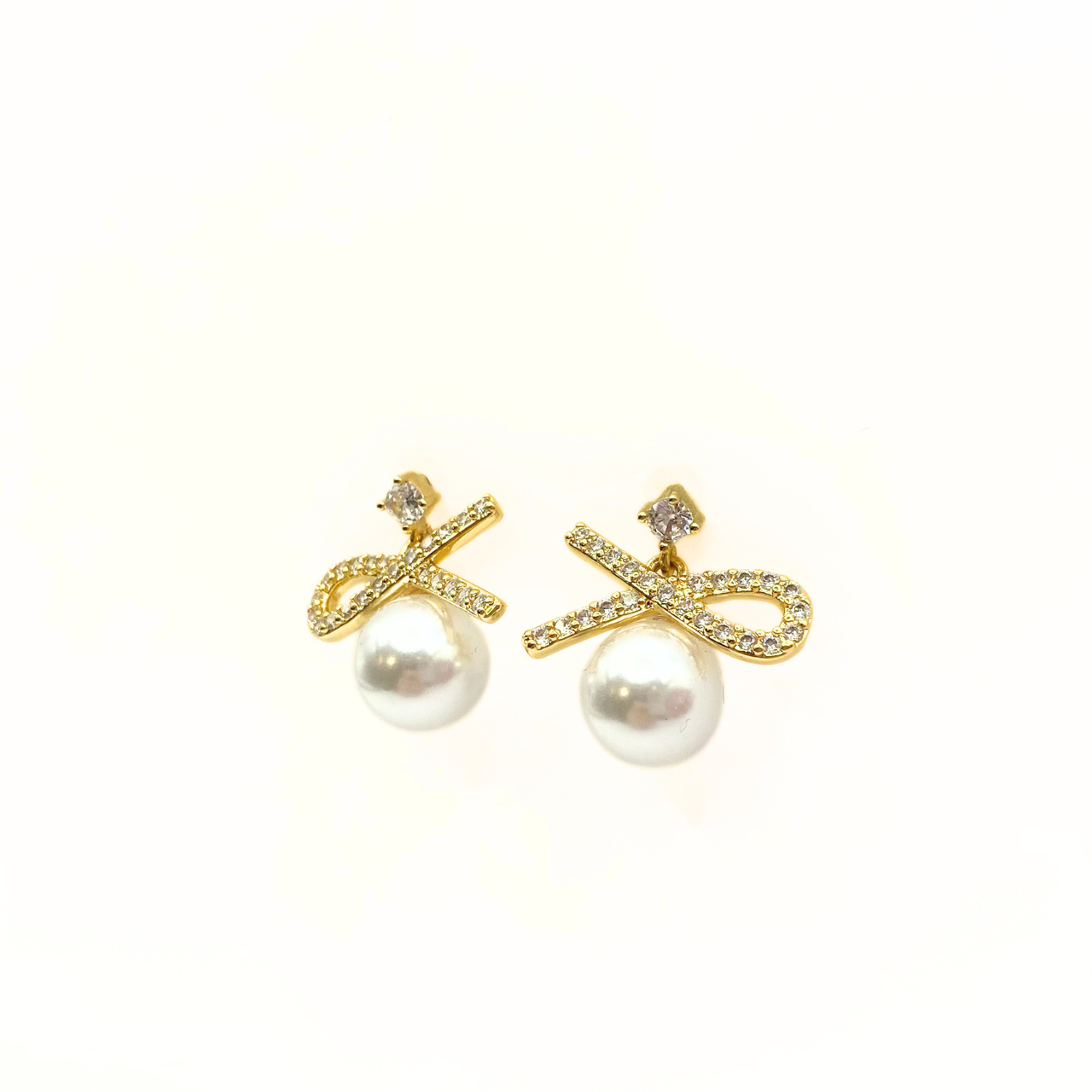 パールノットピアス