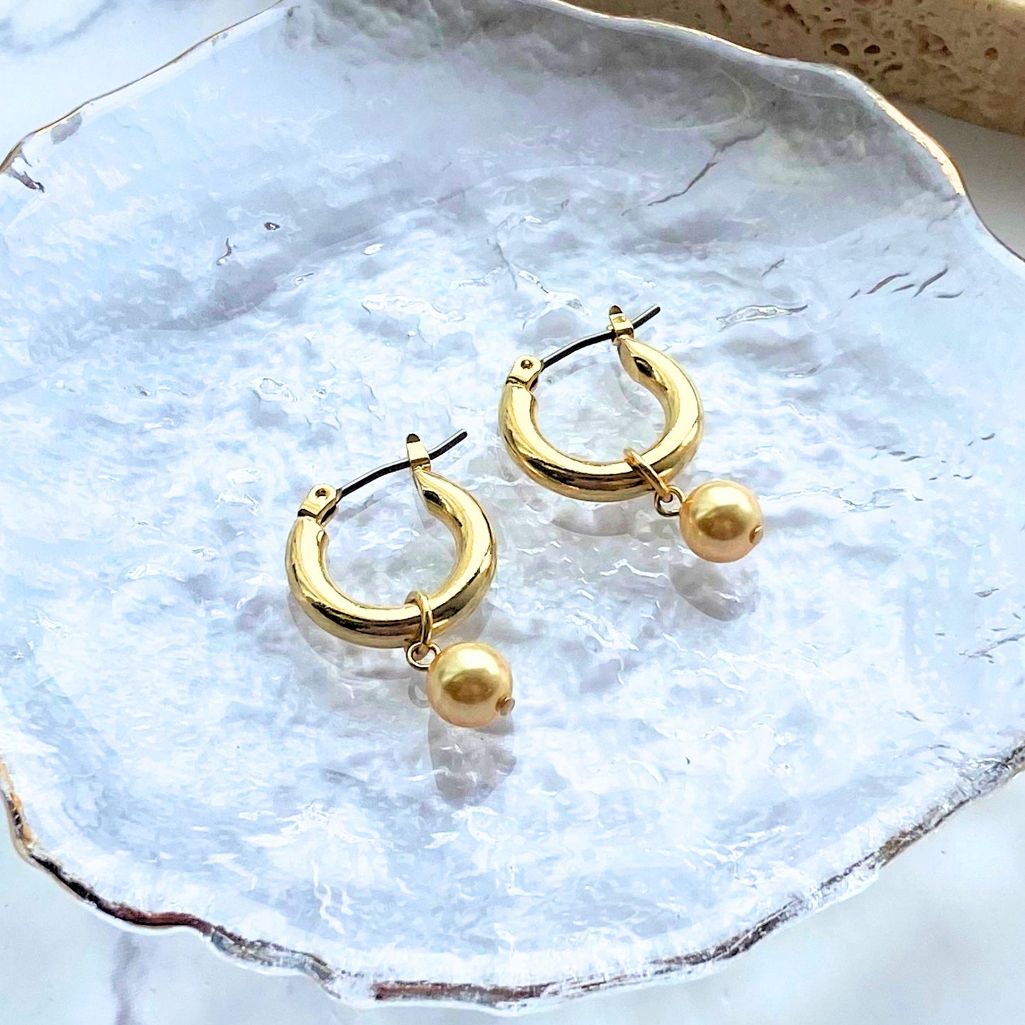ワンタッチフープ×ゴールドパール(6mm)ピアス　