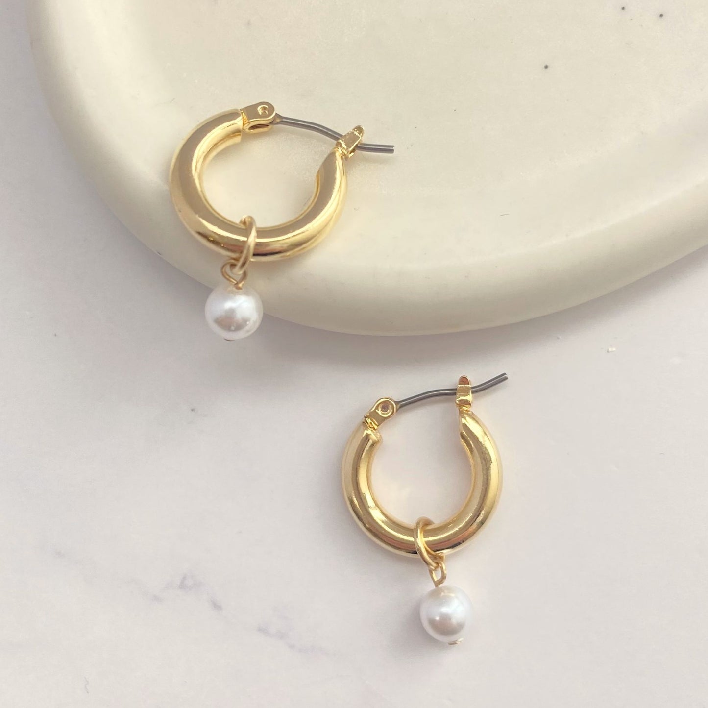 ワンタッチフープ×ホワイトパール(4mm)ピアス