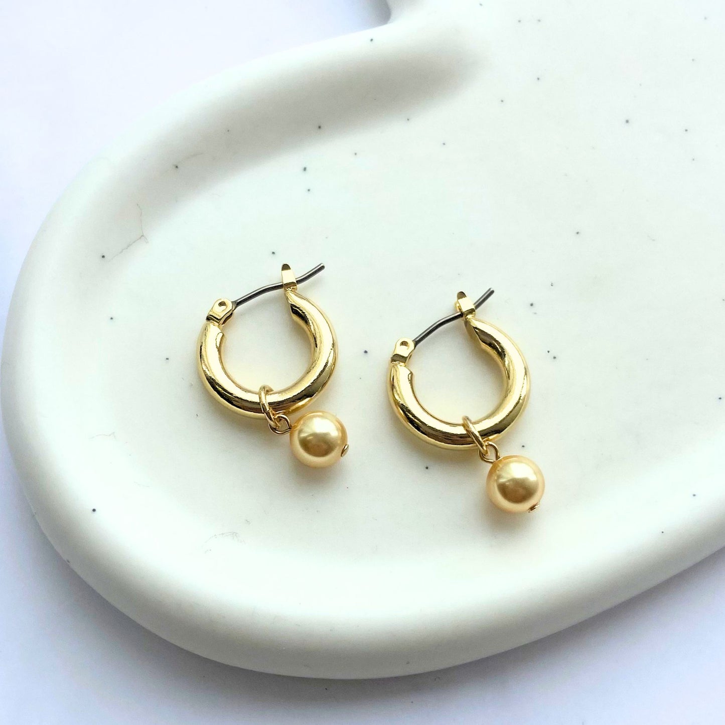ワンタッチフープ×ゴールドパール(6mm)ピアス　