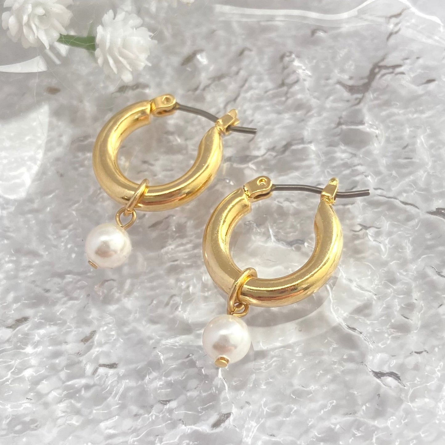 ワンタッチフープ×ホワイトパール(4mm)ピアス