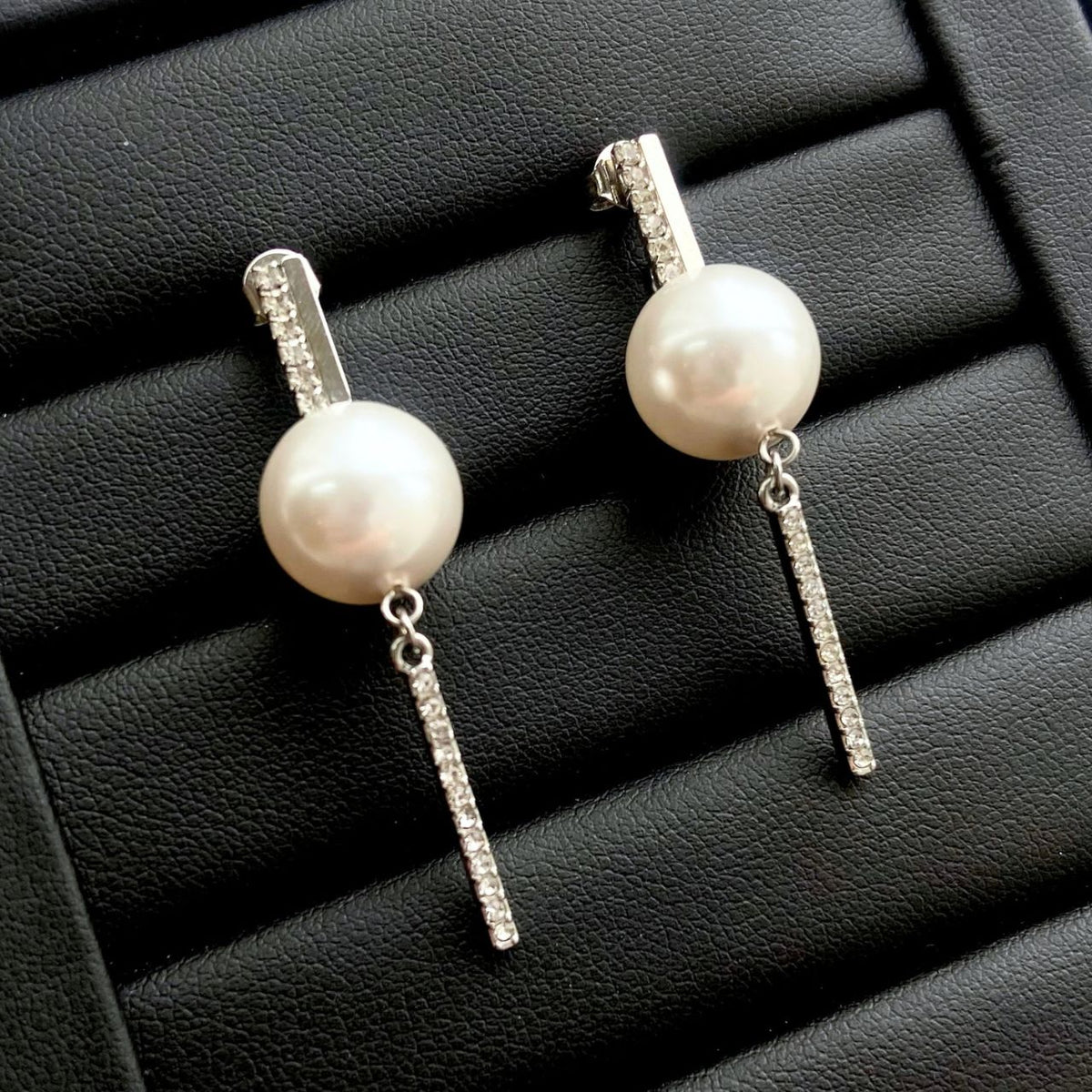 大粒パールラインストーンピアス　