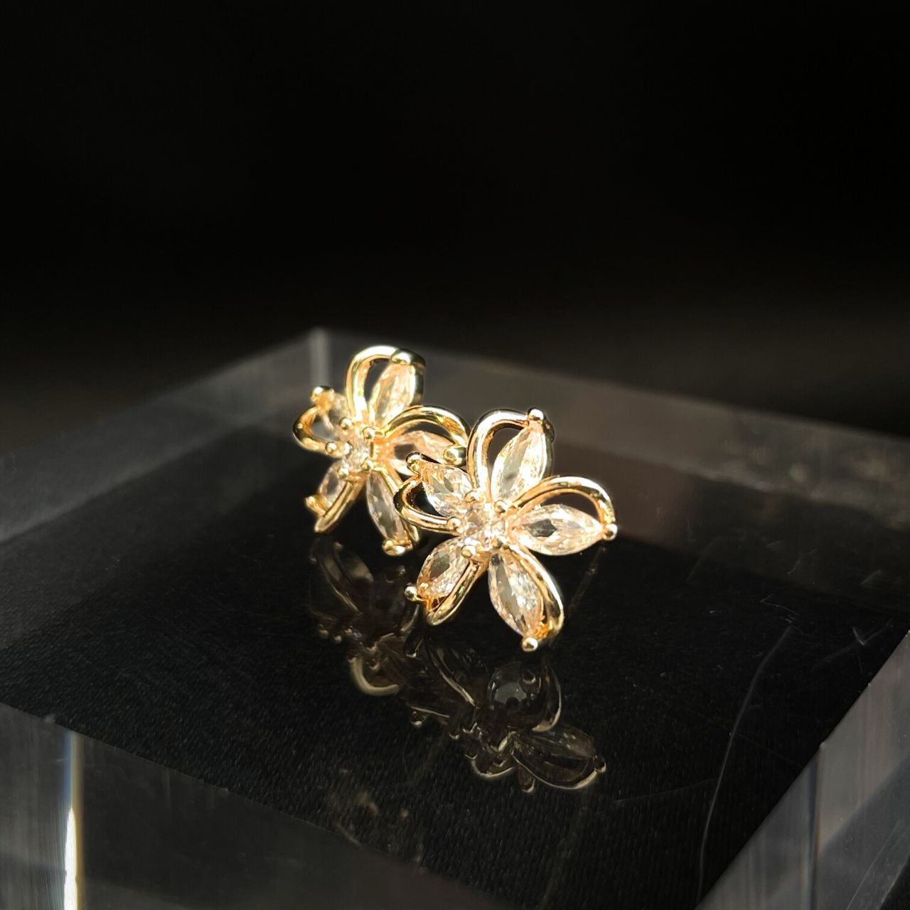 さくら×クリスタルビジューピアス　A24