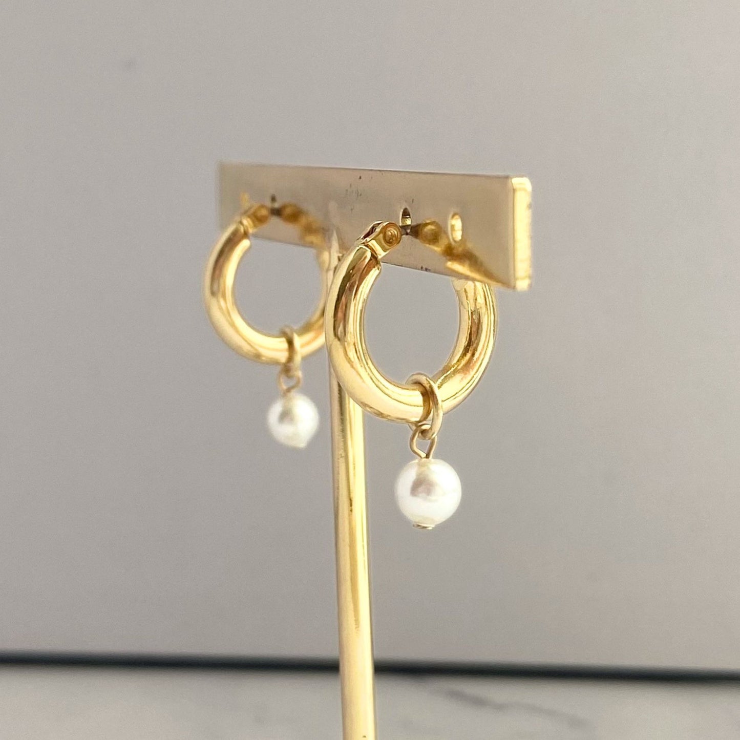 ワンタッチフープ×ホワイトパール(4mm)ピアス